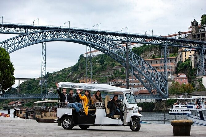 2 Hour Discover Gaia on a Private Eco-Friendly Tuk Tuk Tour - Crossing the Douro into Vila Nova de Gaia (the Luis I bridge effect)
