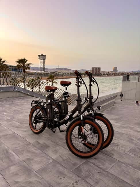 Barcelona: Explore the City with Eco-Friendly E-Bike Rentals - Getting your bearings: map, phone holder, and starting when you want