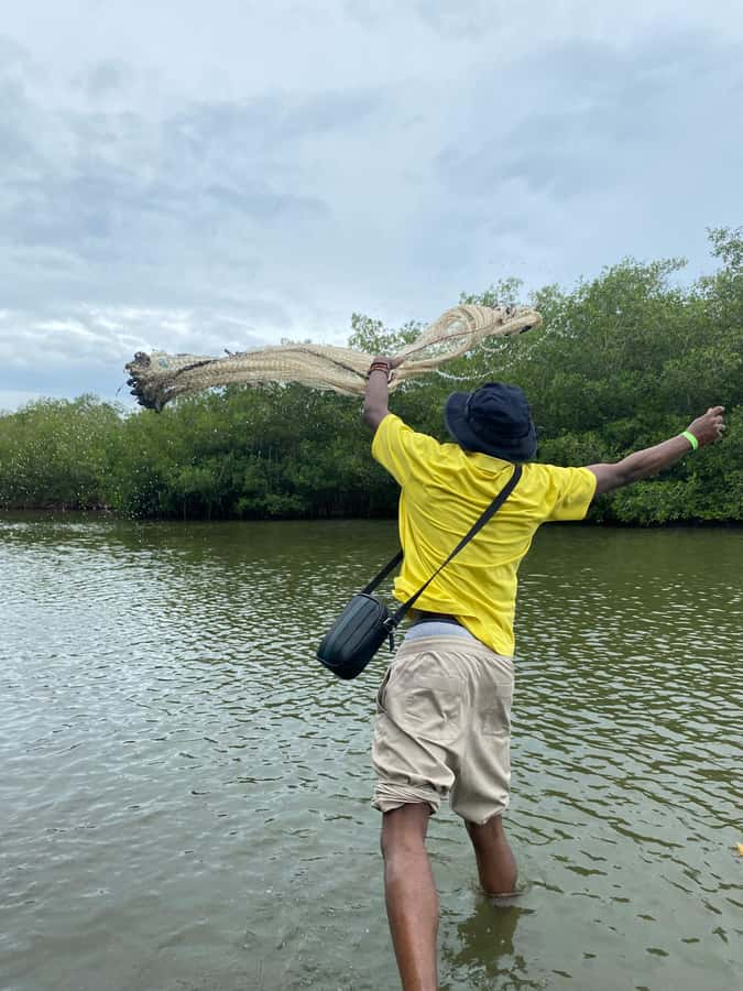 Cartagena: Mangrove Eco Tour & Fishing with Transportation - Fisherman Island: where community life and mangrove nature meet