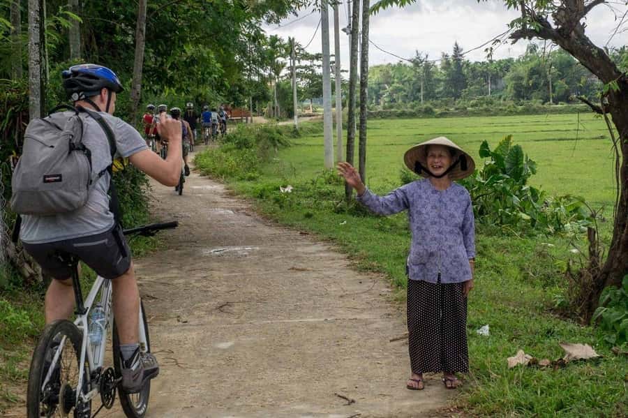 Da Nang or Hoi An: Countryside Bike & Basket Boat Tour - Hands-on fishing: learning the traditional method (not just watching)