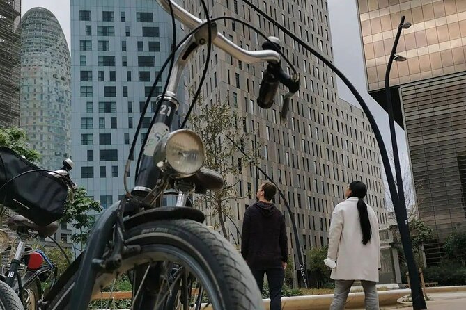 Eco-friendly Barcelona Bike Tour from a Local Perspective - Why biking with locals works so well in Barcelona