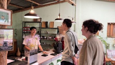 Experience specialty coffee with sustainable coffee farmers - The coffee flight: 5 coffees, one farmer’s logic