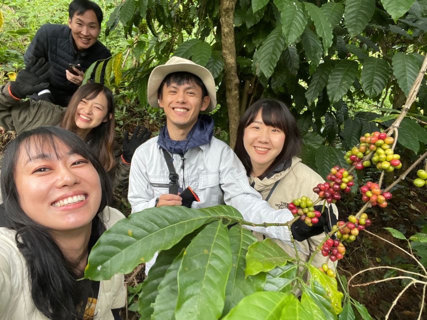 Experience specialty coffee with sustainable coffee farmers - Sustainable coffee, explained in farmer language