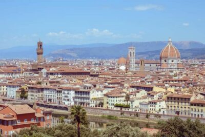 Florence: Eco-Friendly Golf Cart City Tour with Audio Guide - Meeting point at Bar Bistrot Santa Croce and how the tour starts