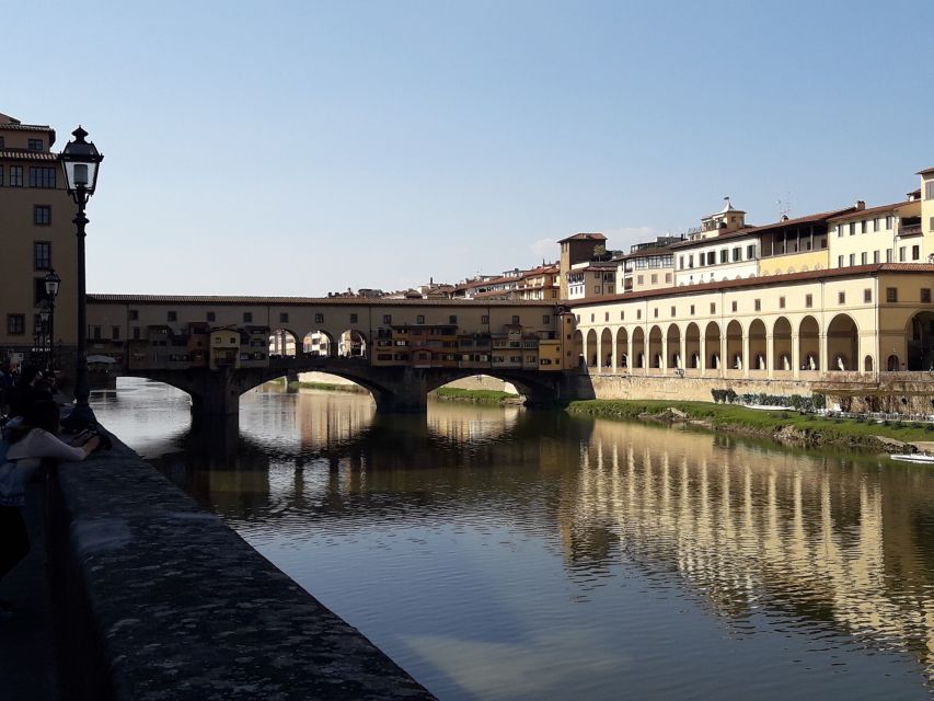 Florence: Eco-Friendly Golf Cart City Tour with Audio Guide - Oltrarno and Palazzo Pitti: the power-and-style contrast