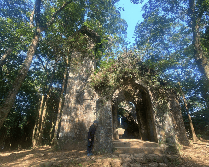 Hanoi Eco Tour: Ba Vi National Park Wonders & Tea Plantation - Đền Thượng: the temple in the clouds