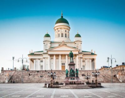 Helsinki: City Highlights and Suomenlinna Eco-Friendly Tour - Meeting at Helsinki Central Station: the quickest way to start smoothly