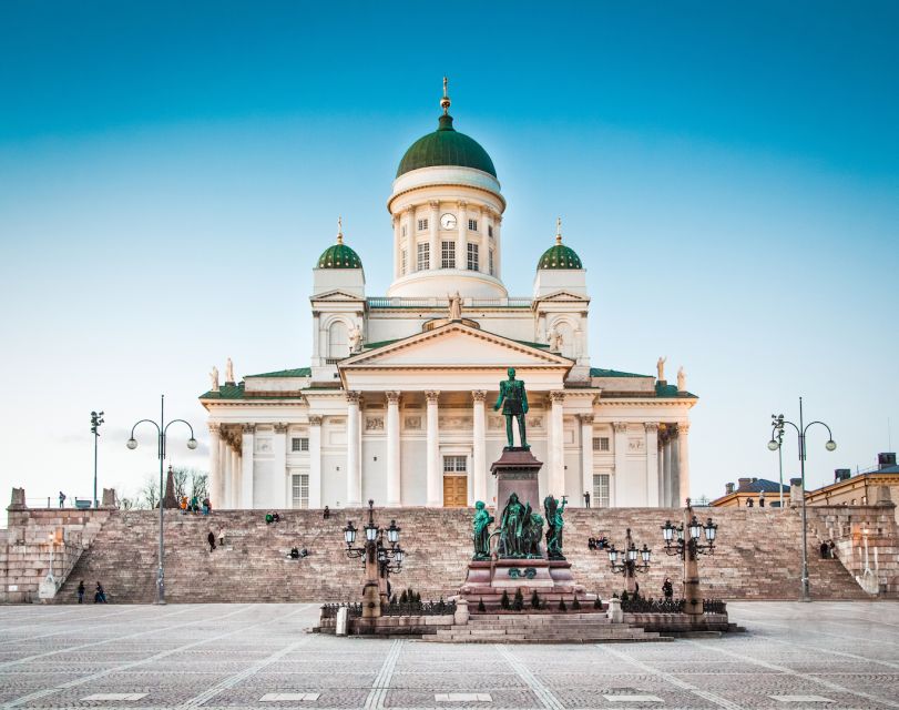 Helsinki: City Highlights and Suomenlinna Eco-Friendly Tour - Meeting at Helsinki Central Station: the quickest way to start smoothly