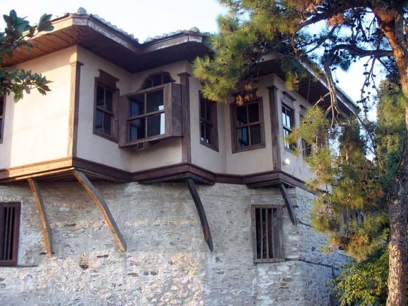 Kavala: City Grand Tour by Eco Friendly Tuk Tuk - Lighthouse, Halil Bey Mosque, and the Build-Up to the Fortress