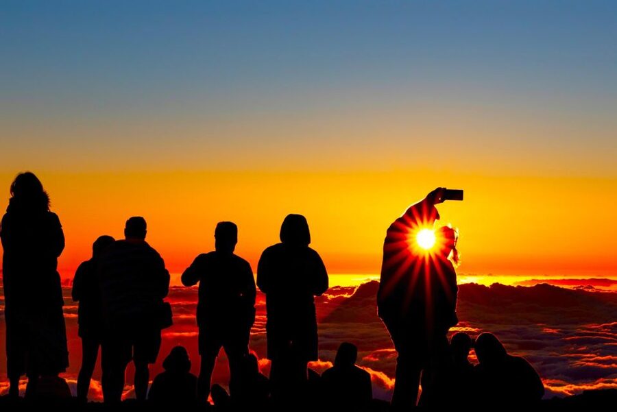 Maui: Haleakala Sunrise Eco Tour with Breakfast - Getting to the summit: the pre-dawn wait and altitude reality