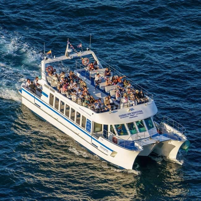 San Sebastián: Sunset Cruise on a Sustainable Catamaran - Boarding, deck time, and how the cruise runs in real life